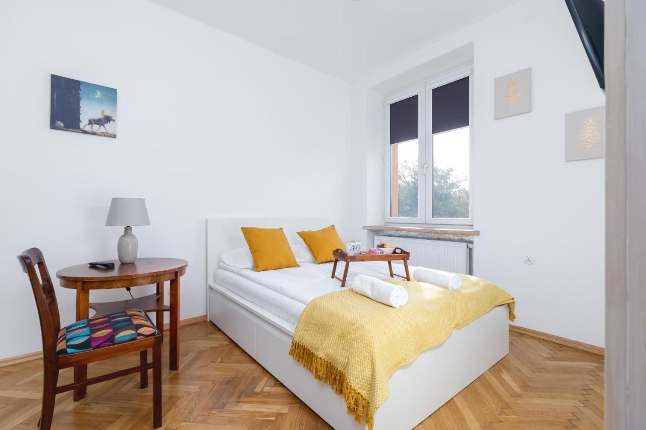 Old Town Apartments Basztowa By Renters Krakow Bagian luar foto