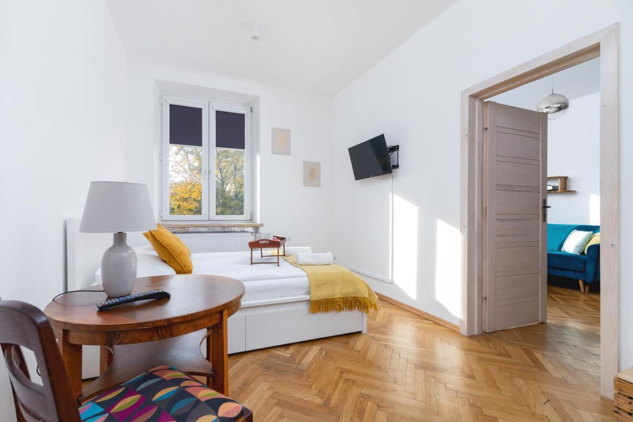 Old Town Apartments Basztowa By Renters Krakow Bagian luar foto