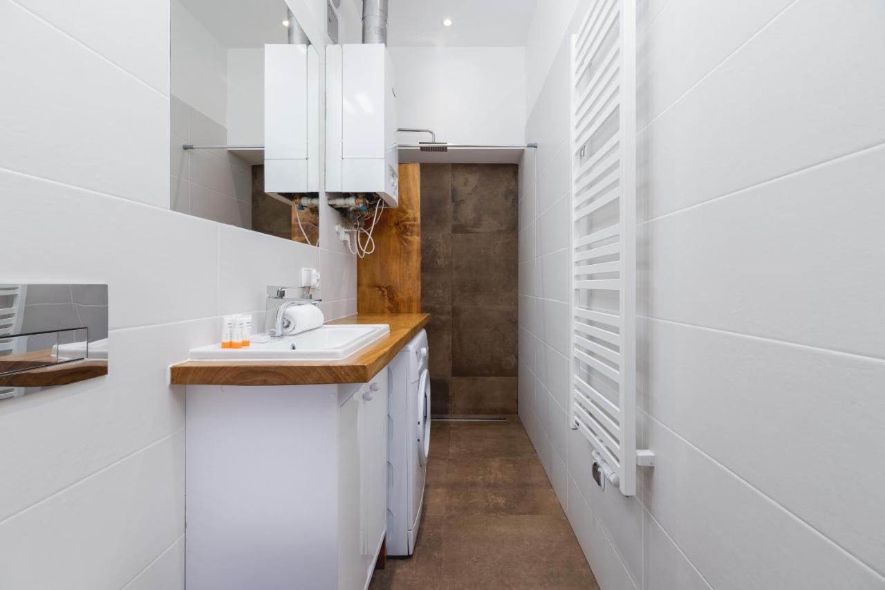 Old Town Apartments Basztowa By Renters Krakow Bagian luar foto