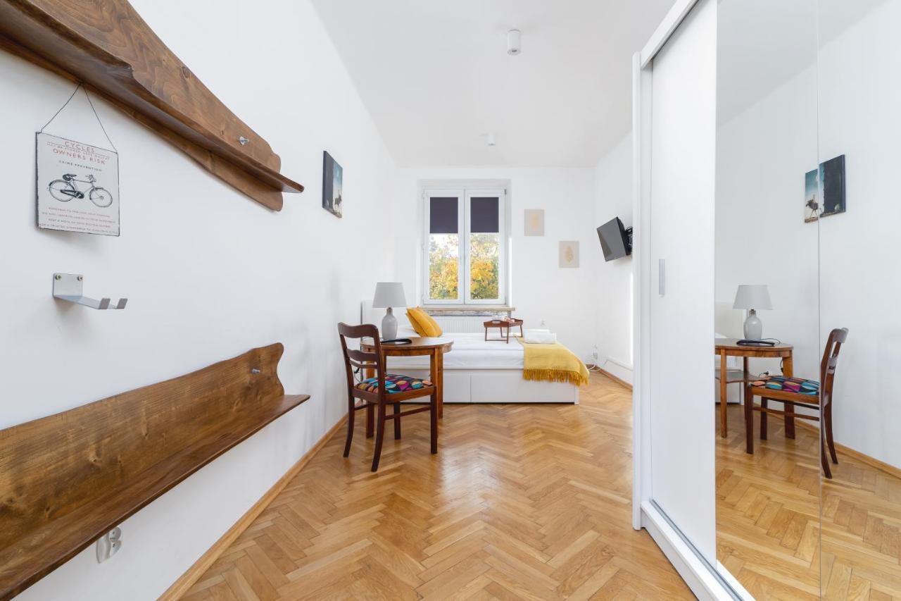 Old Town Apartments Basztowa By Renters Krakow Bagian luar foto