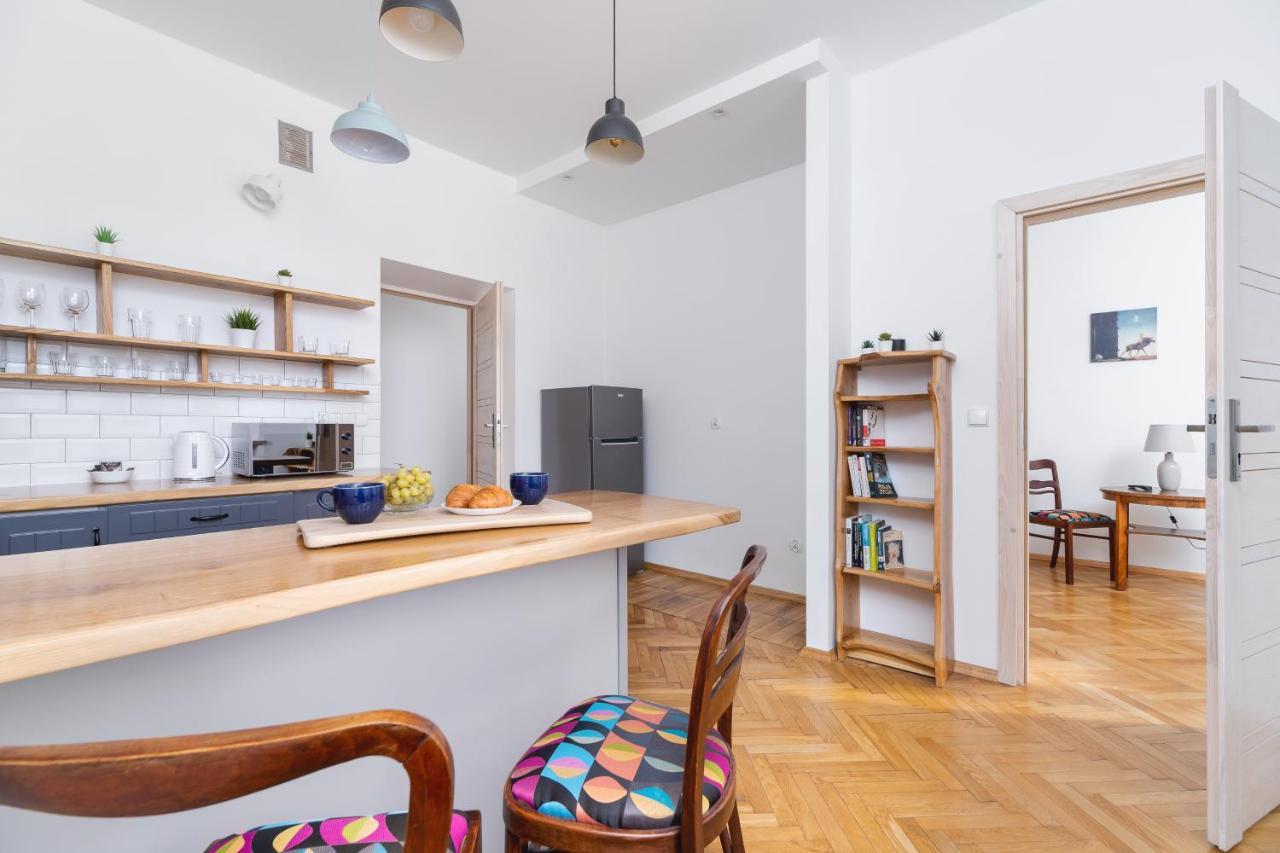 Old Town Apartments Basztowa By Renters Krakow Bagian luar foto
